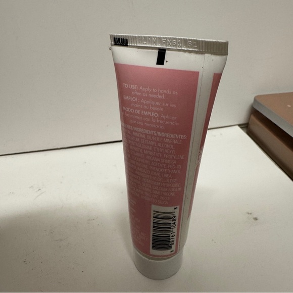 Avon Skin So Soft Signature Silk Hand Cream 1.5 OZ - Picture 2 of 3